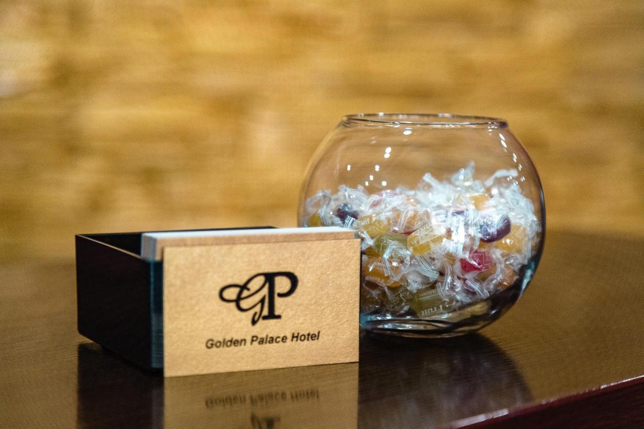 Golden Palace أكتاو المظهر الخارجي الصورة