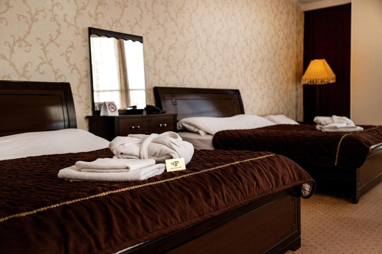 Golden Palace أكتاو المظهر الخارجي الصورة