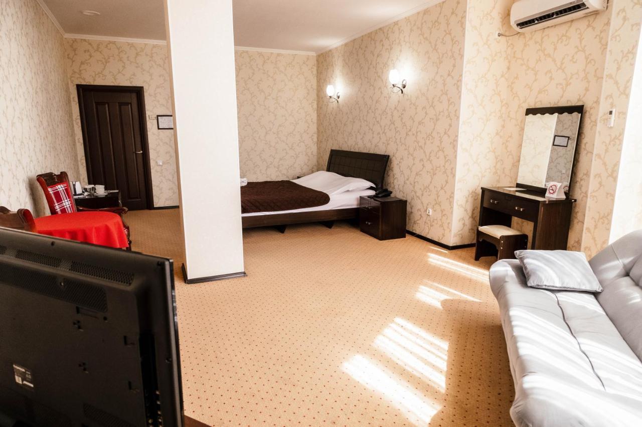 Golden Palace أكتاو المظهر الخارجي الصورة