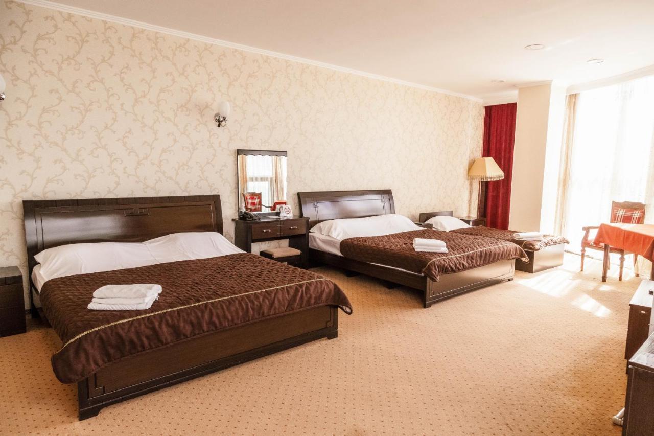 Golden Palace أكتاو المظهر الخارجي الصورة