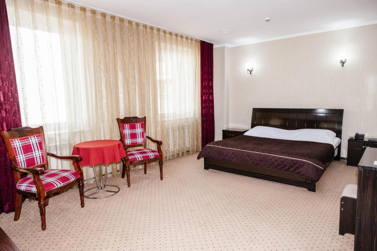 Golden Palace أكتاو المظهر الخارجي الصورة