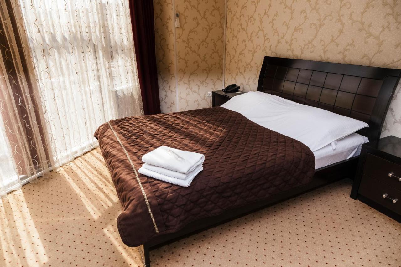 Golden Palace أكتاو المظهر الخارجي الصورة